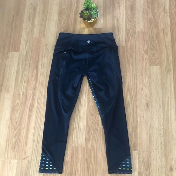 ATHLETA Blue Mesh Geometric Multicolor Zipped Side Pockets Capri Leggings - Picture 7 of 8